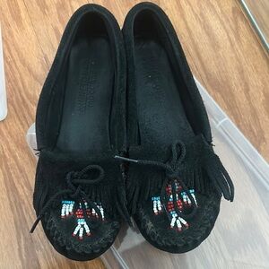 Black Beaded MINNETONKA thunderbird Moccasins with Fringe